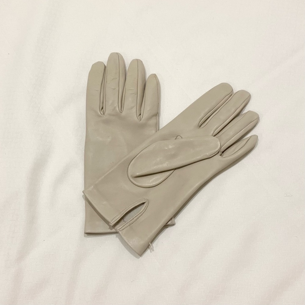 NEW Cream Italian Leather Driving Gloves - silk lined